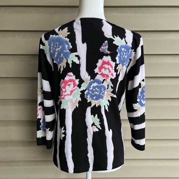 •Designers Original• Floral Zebra Design Pullover Top - Size Large - Picture 5 of 7